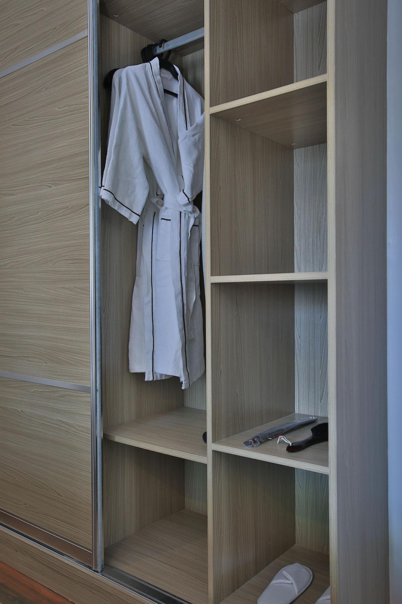 Valero Grand By Swiss-belhotel Hotel